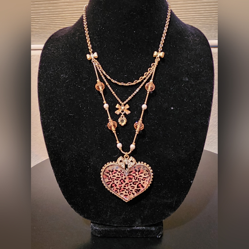 BETSEY JOHNSON Pink Leopard Lucite Heart & Crystal Bow Layered Necklace